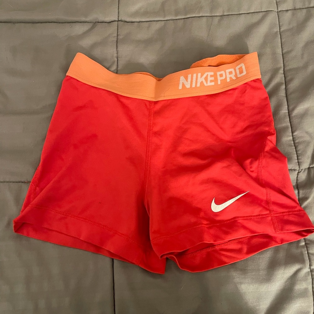 Nike Pros Small